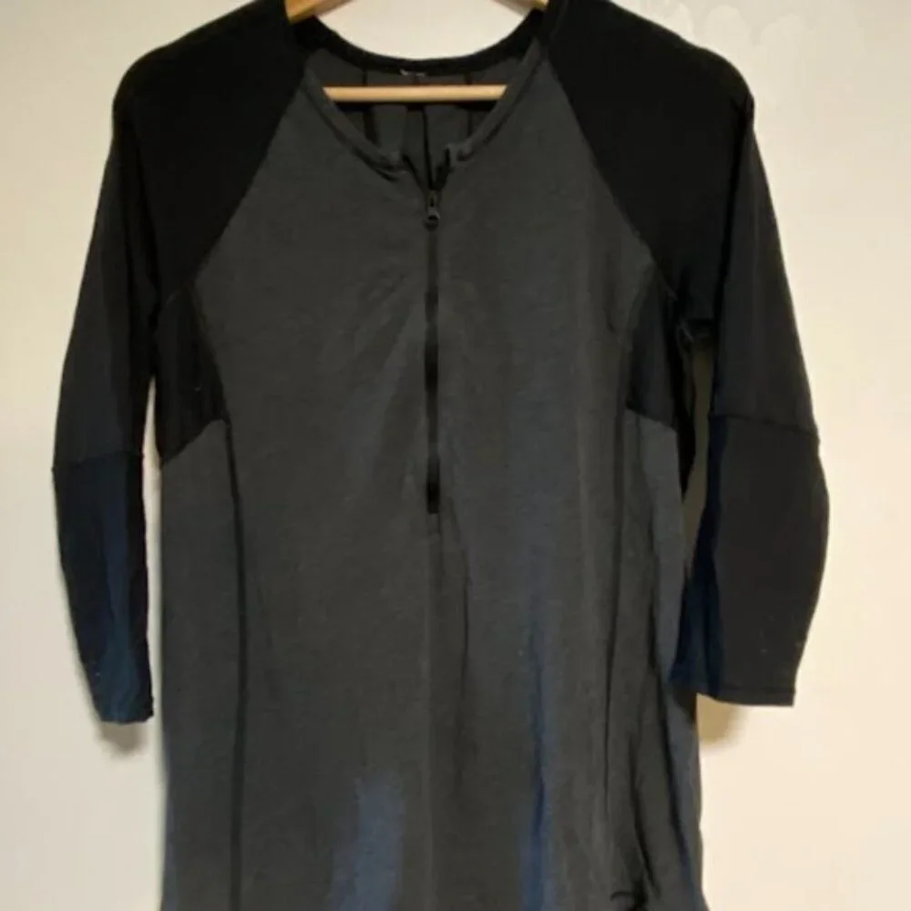 Lululemon Black & Charcoal Long Sleeve Athletic Tunic Top - Picture 3 of 7